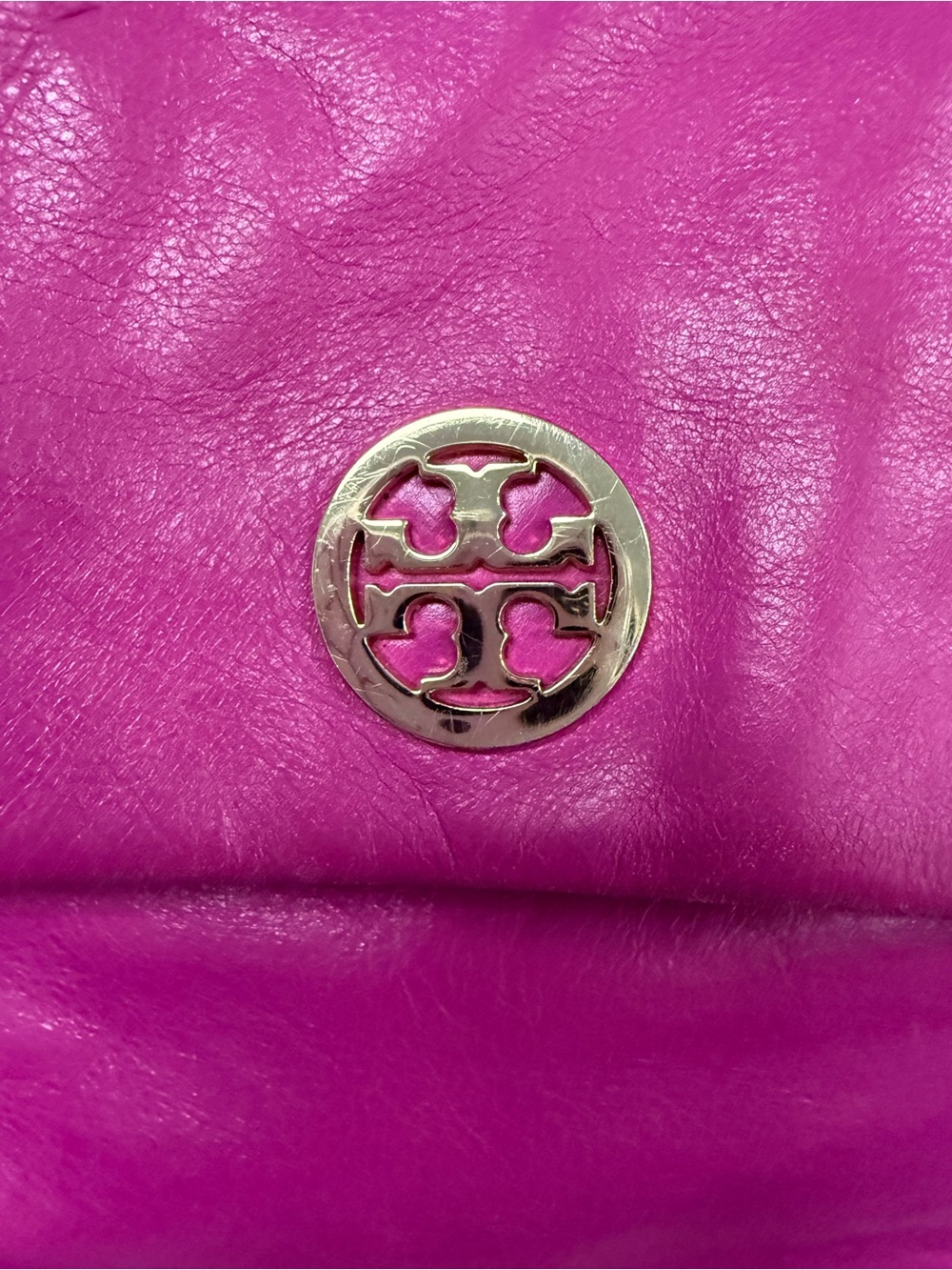 Tory Burch Dena convertible crossbody bag featuring Fold-Over gold tone - Picture 5 of 15